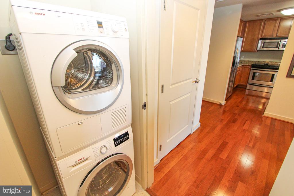 105 CHRISTINA LANDING DRIVE UNIT 2007