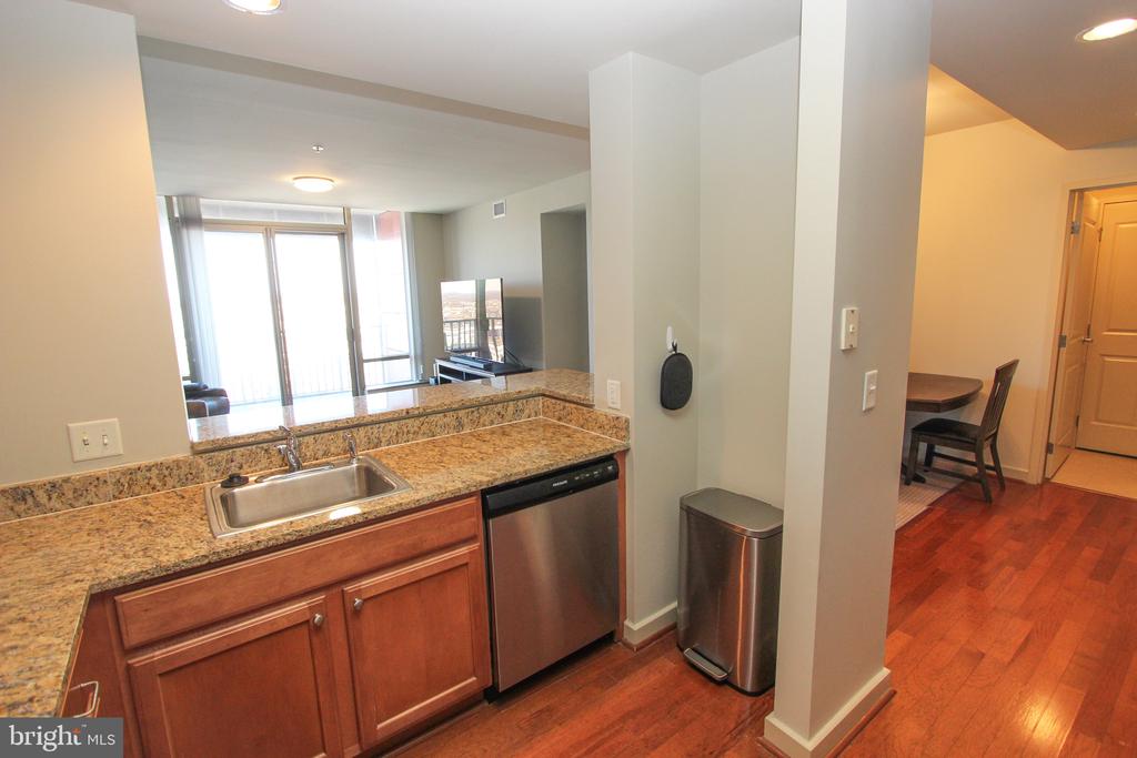 105 CHRISTINA LANDING DRIVE UNIT 2007