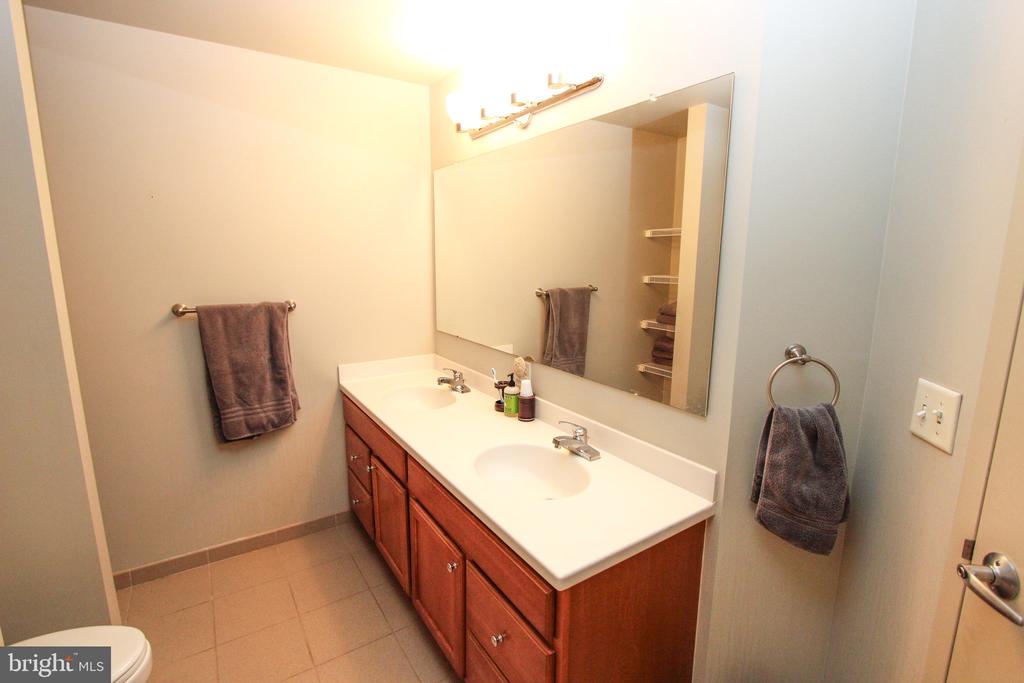 105 CHRISTINA LANDING DRIVE UNIT 2007