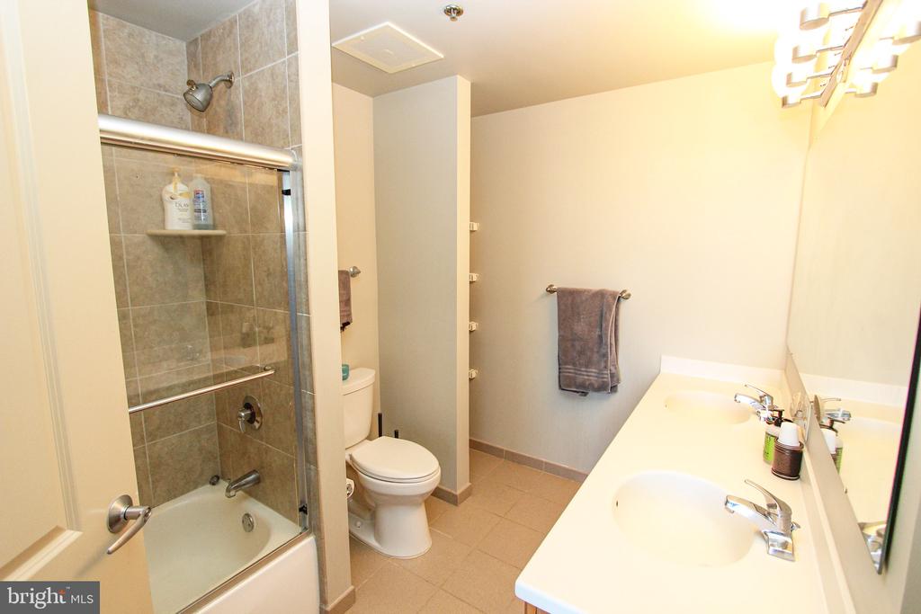 105 CHRISTINA LANDING DRIVE UNIT 2007