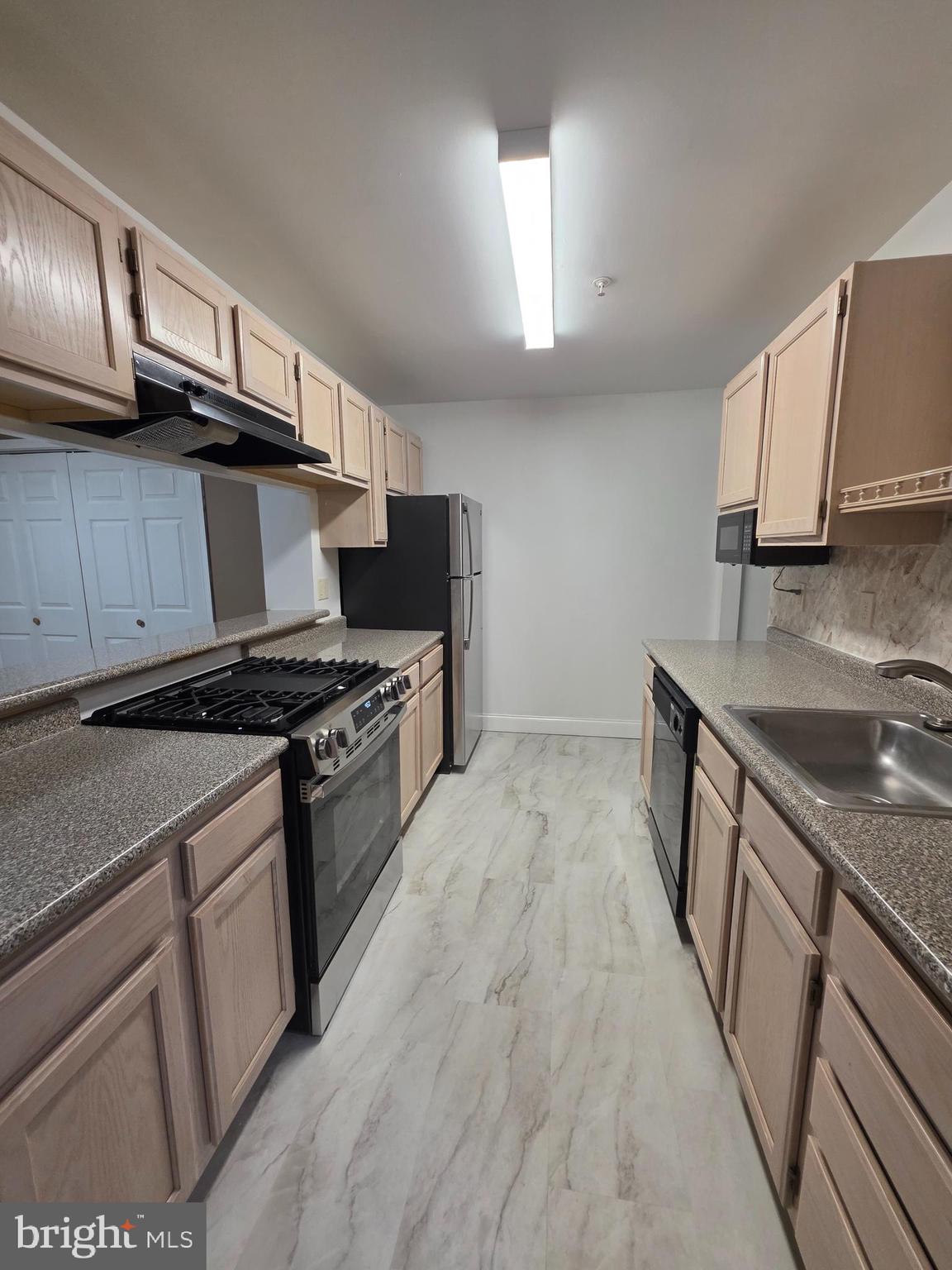 2809 WATERS EDGE DRIVE 260