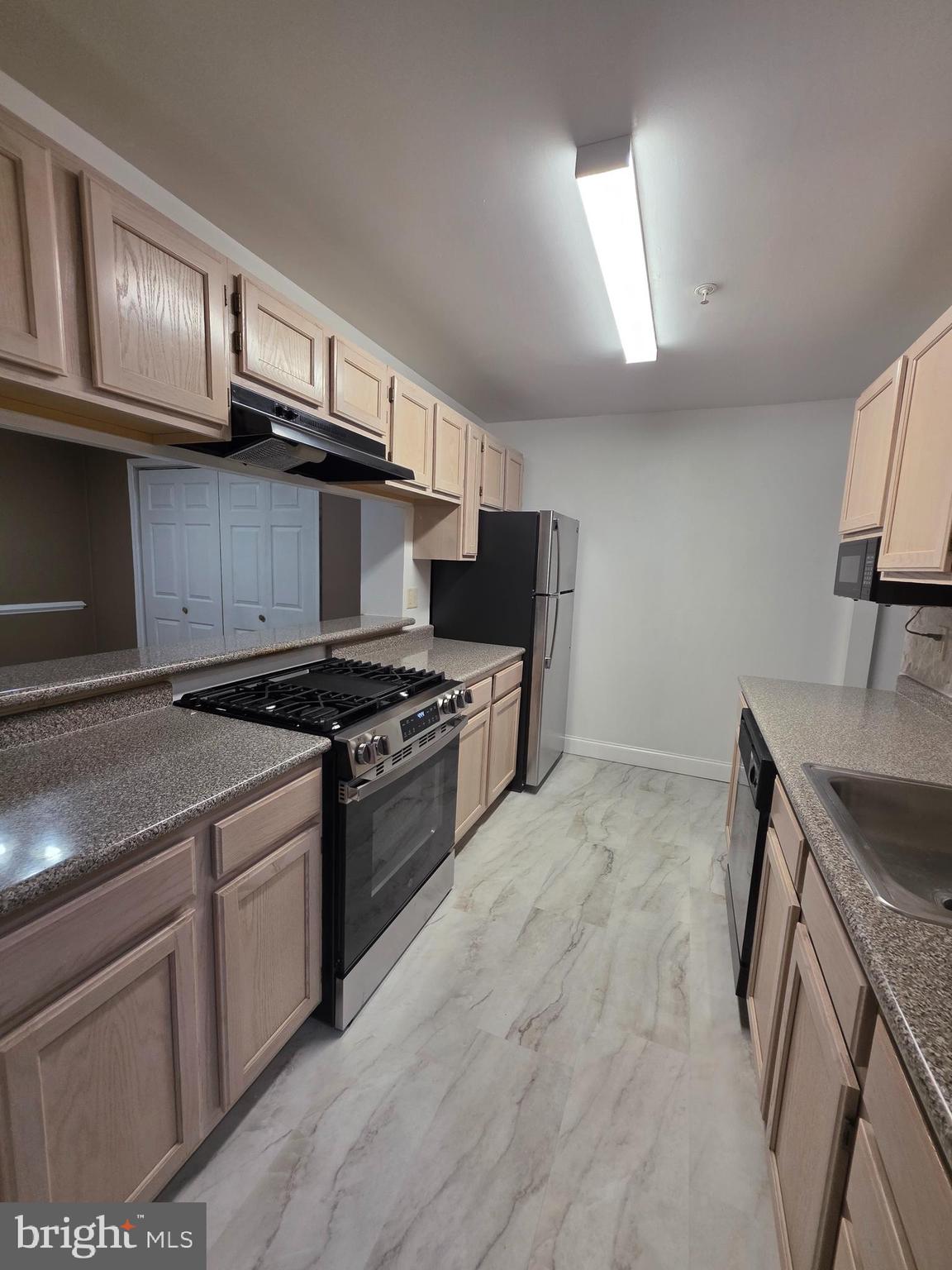 2809 WATERS EDGE DRIVE 260