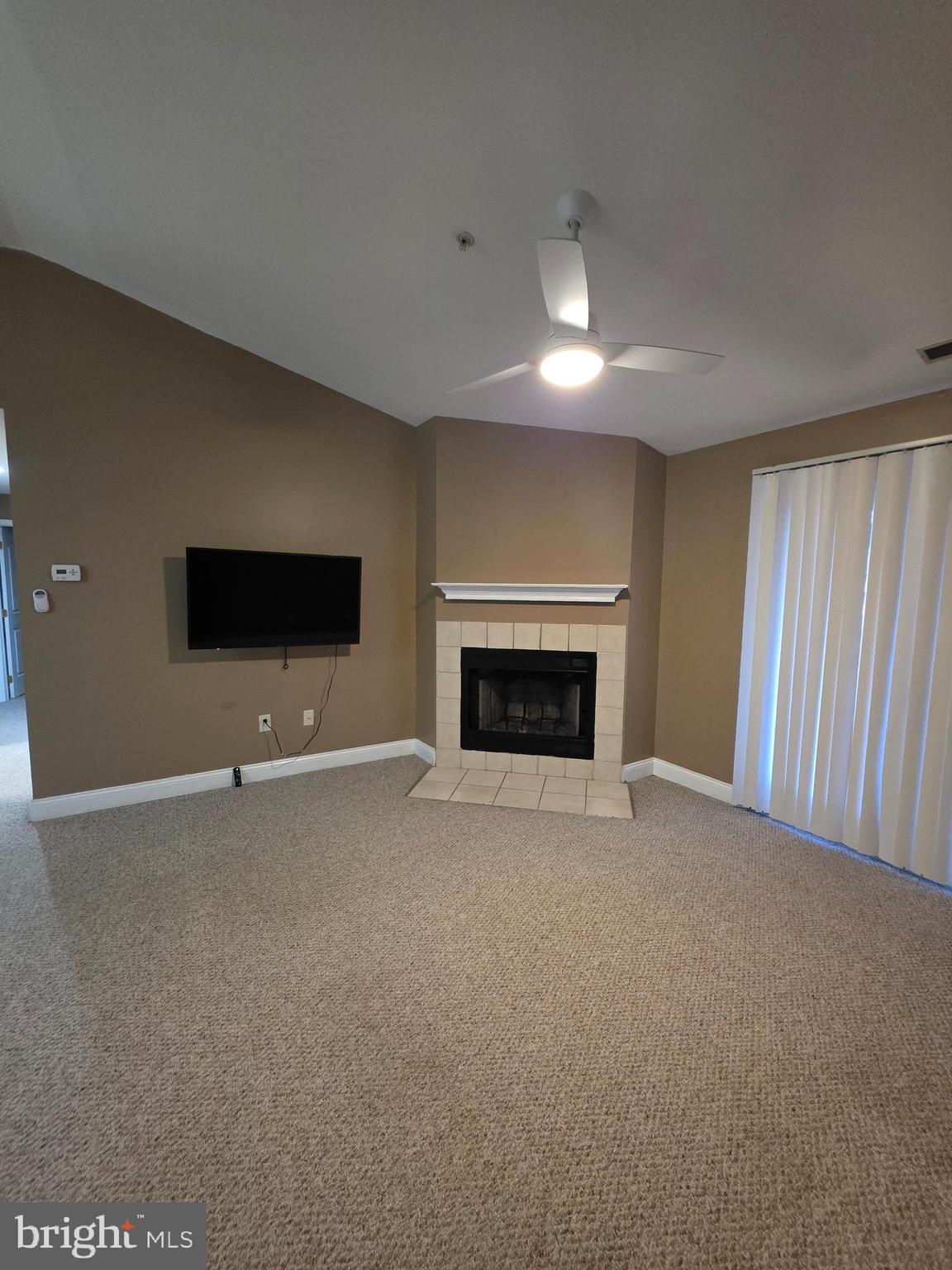 2809 WATERS EDGE DRIVE 260