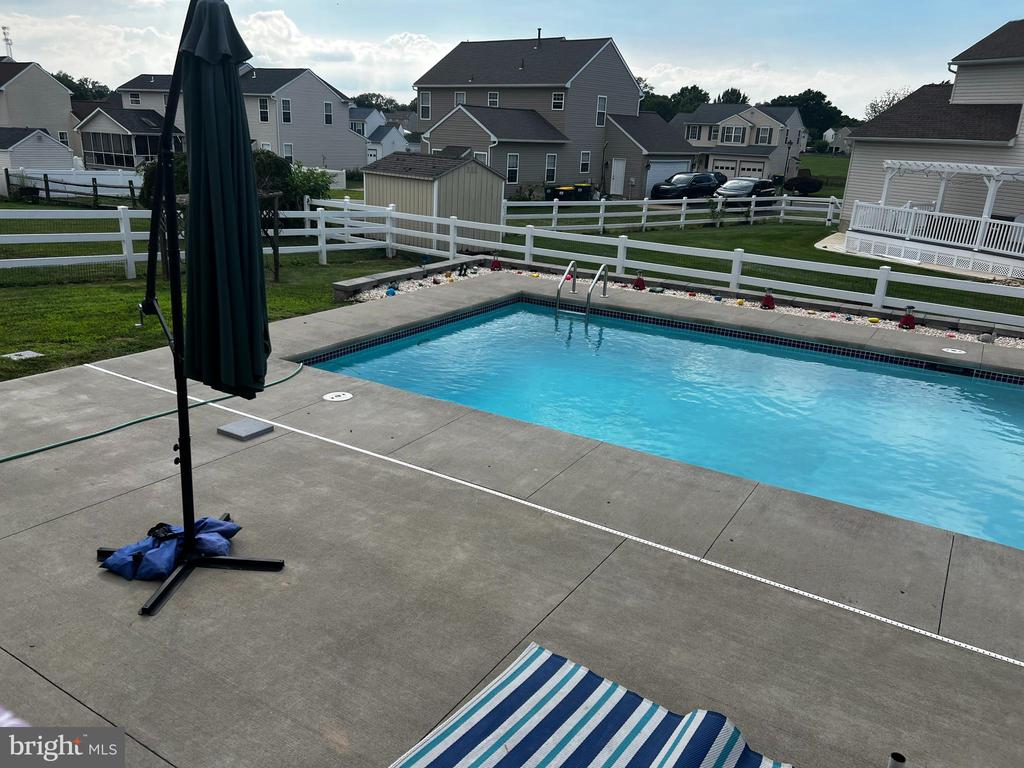 4 ALDEN COURT