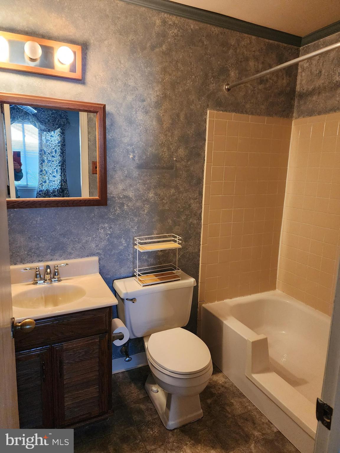 3377 CHAMPIONS DRIVE