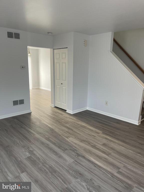 288 VINCENT CIRCLE