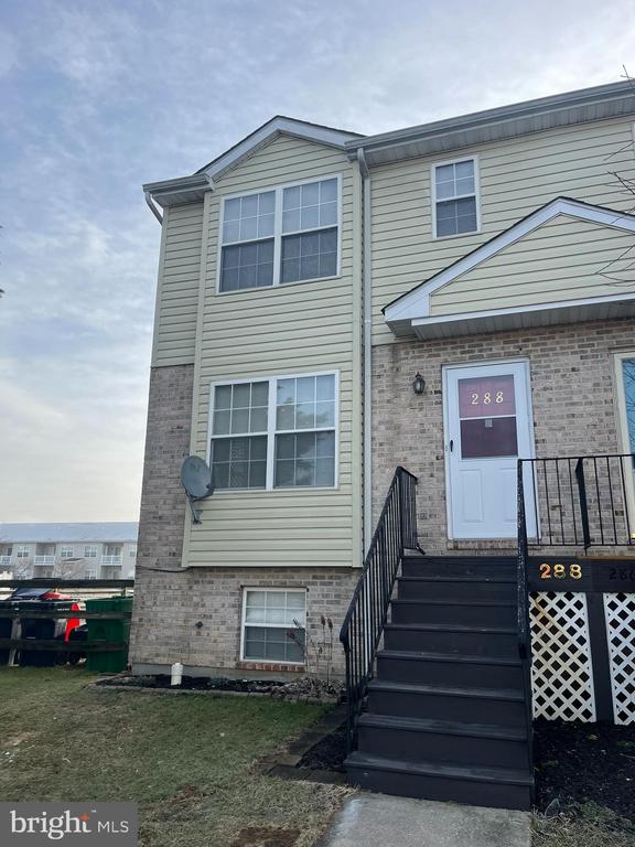 288 VINCENT CIRCLE