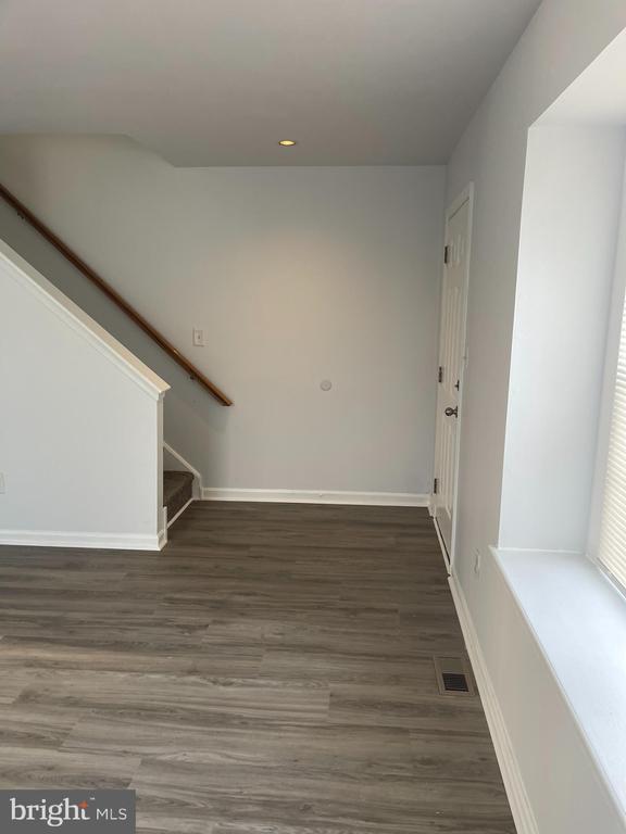 288 VINCENT CIRCLE