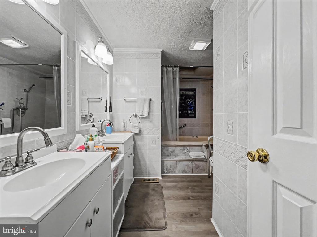 20 LEE DRIVE 641