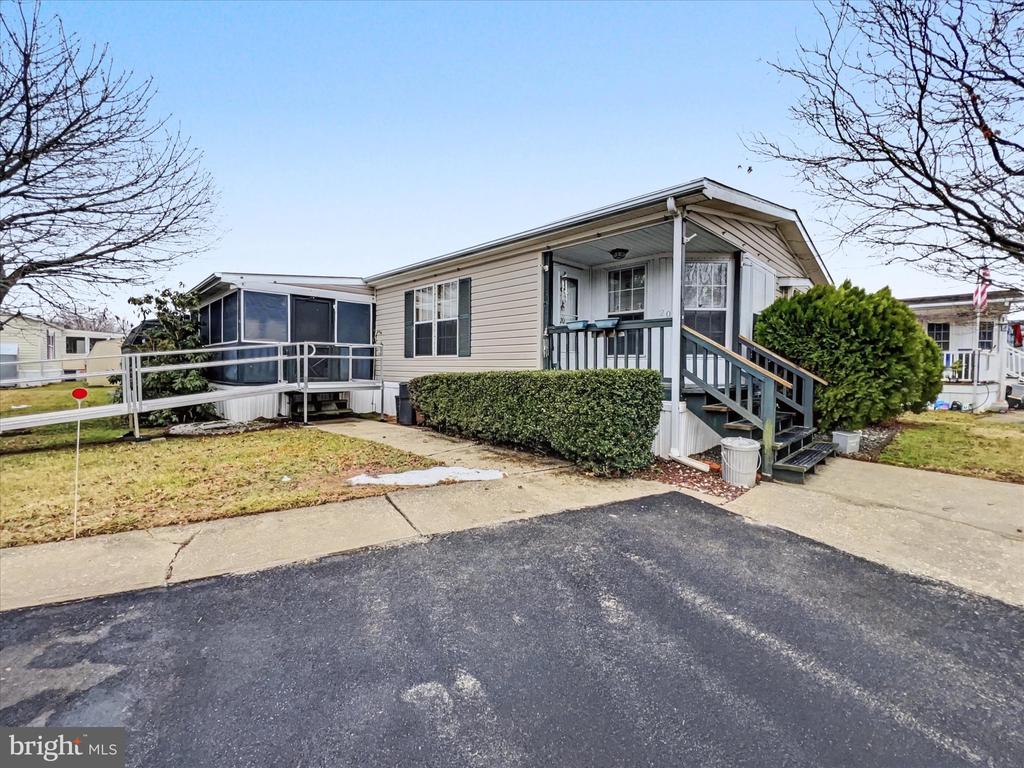 20 LEE DRIVE 641