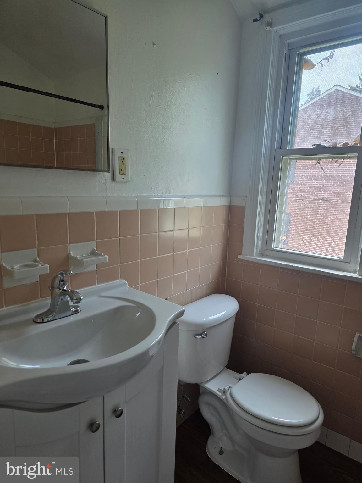 403 GREENHILL AVENUE UNIT 2