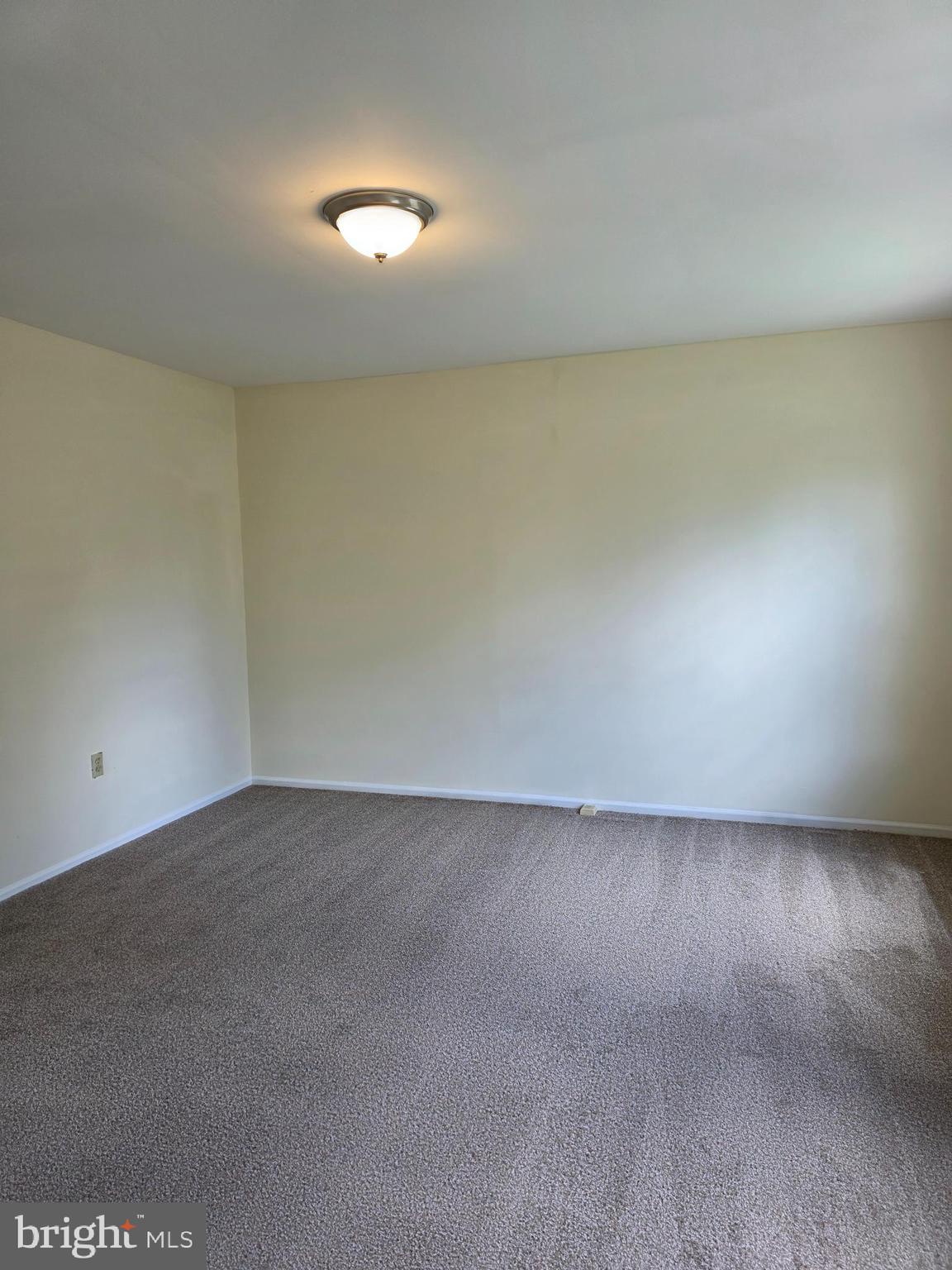 13 FARLAND WAY