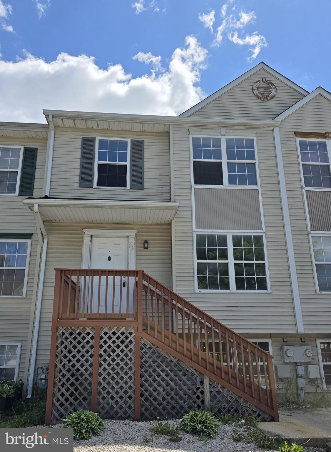 13 FARLAND WAY