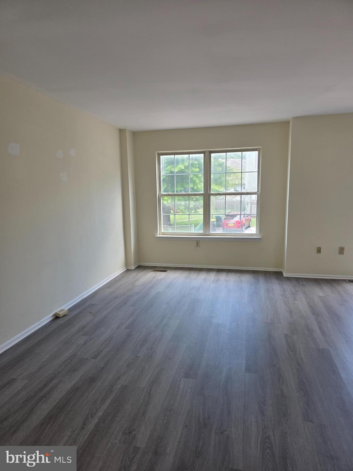 13 FARLAND WAY