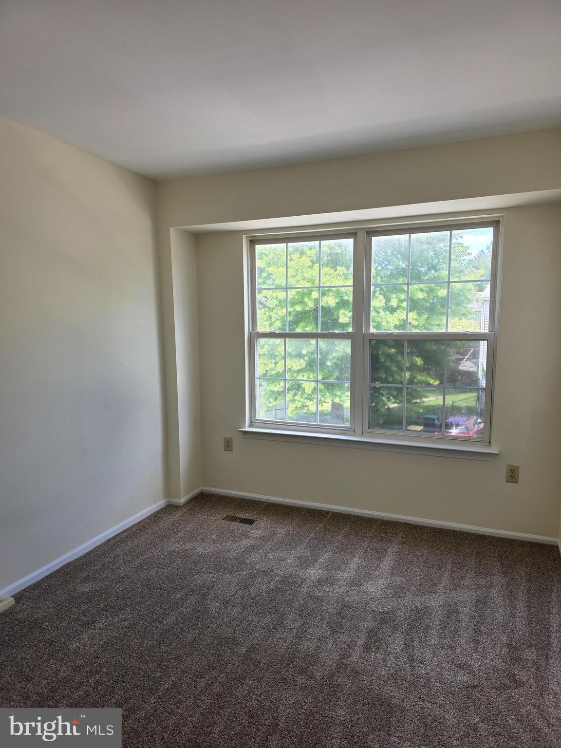 13 FARLAND WAY