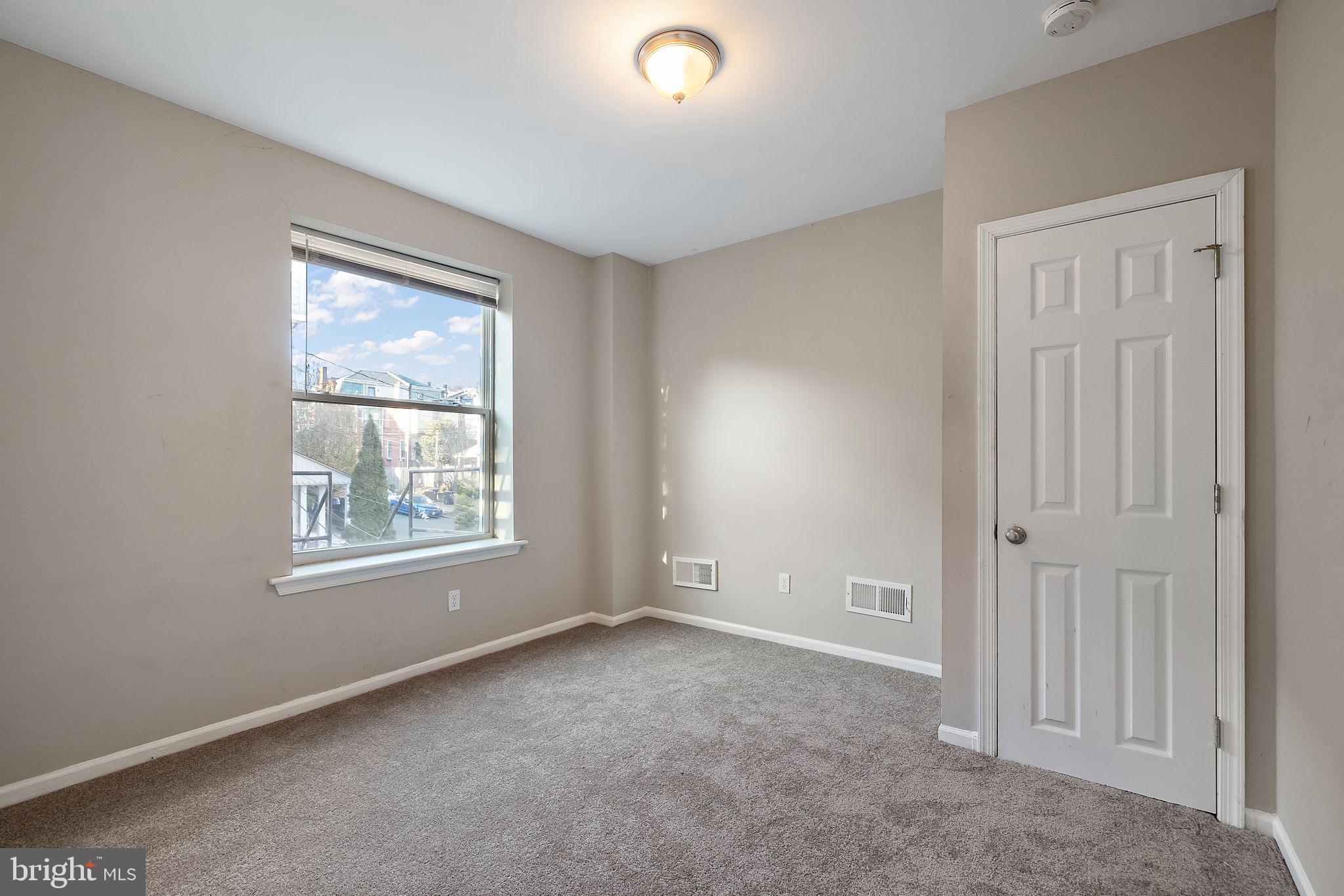827 N JACKSON STREET 2