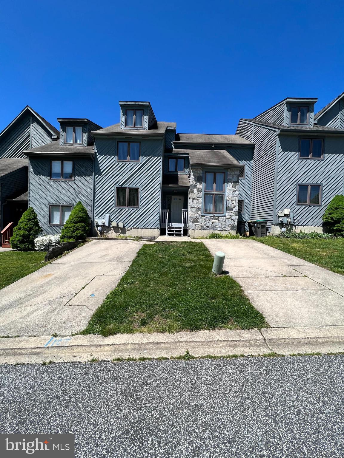 105 FOXFIRE DRIVE