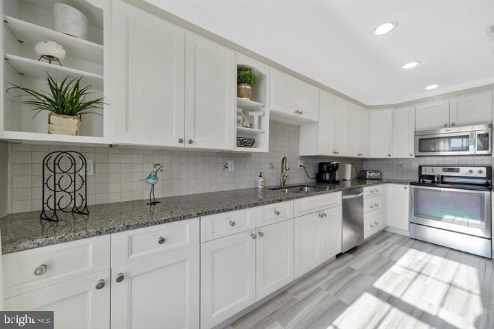 3800 SANIBEL CIRCLE 3815
