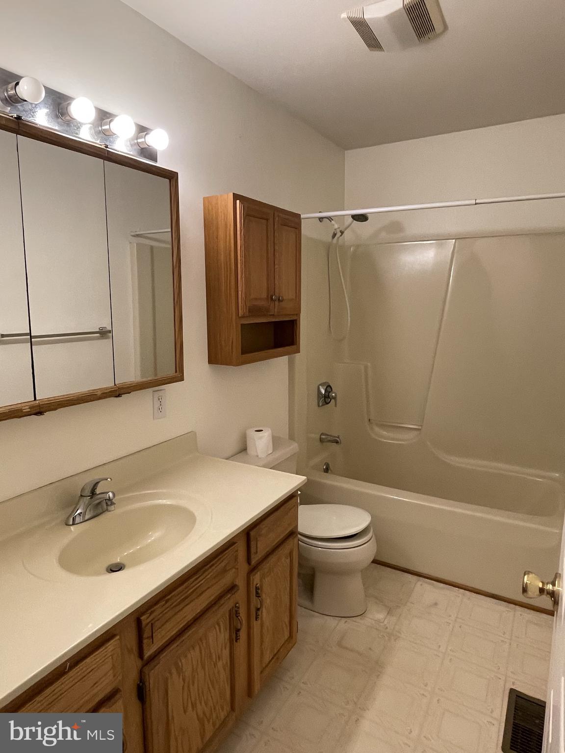 28 Hunt Valley Ct