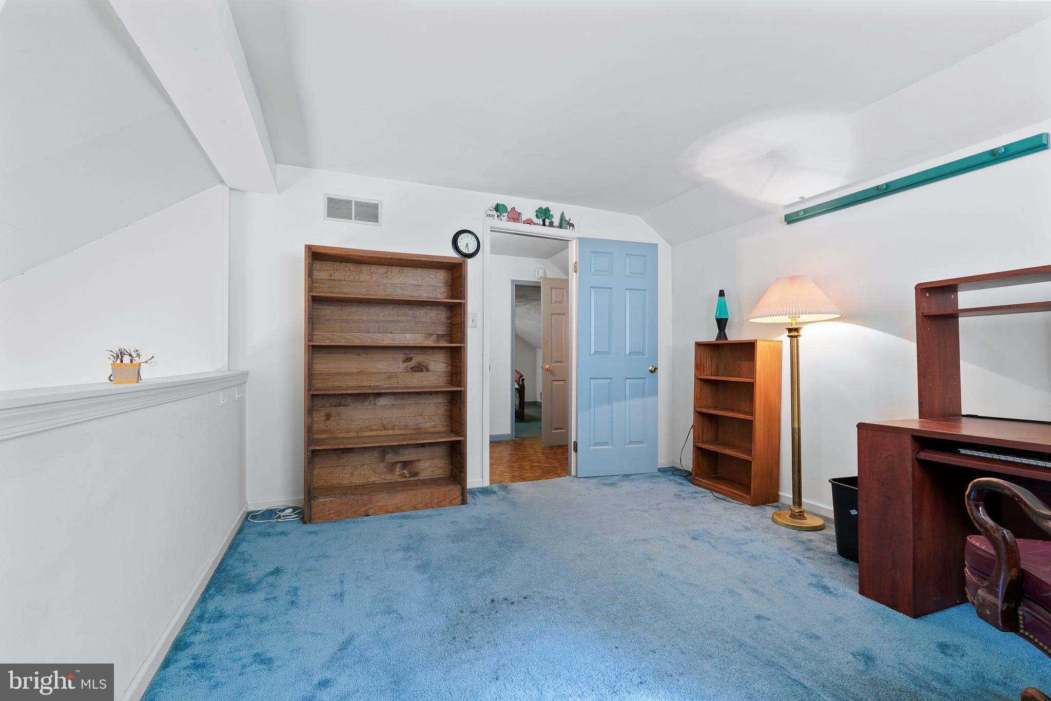 8 N Shah Dr