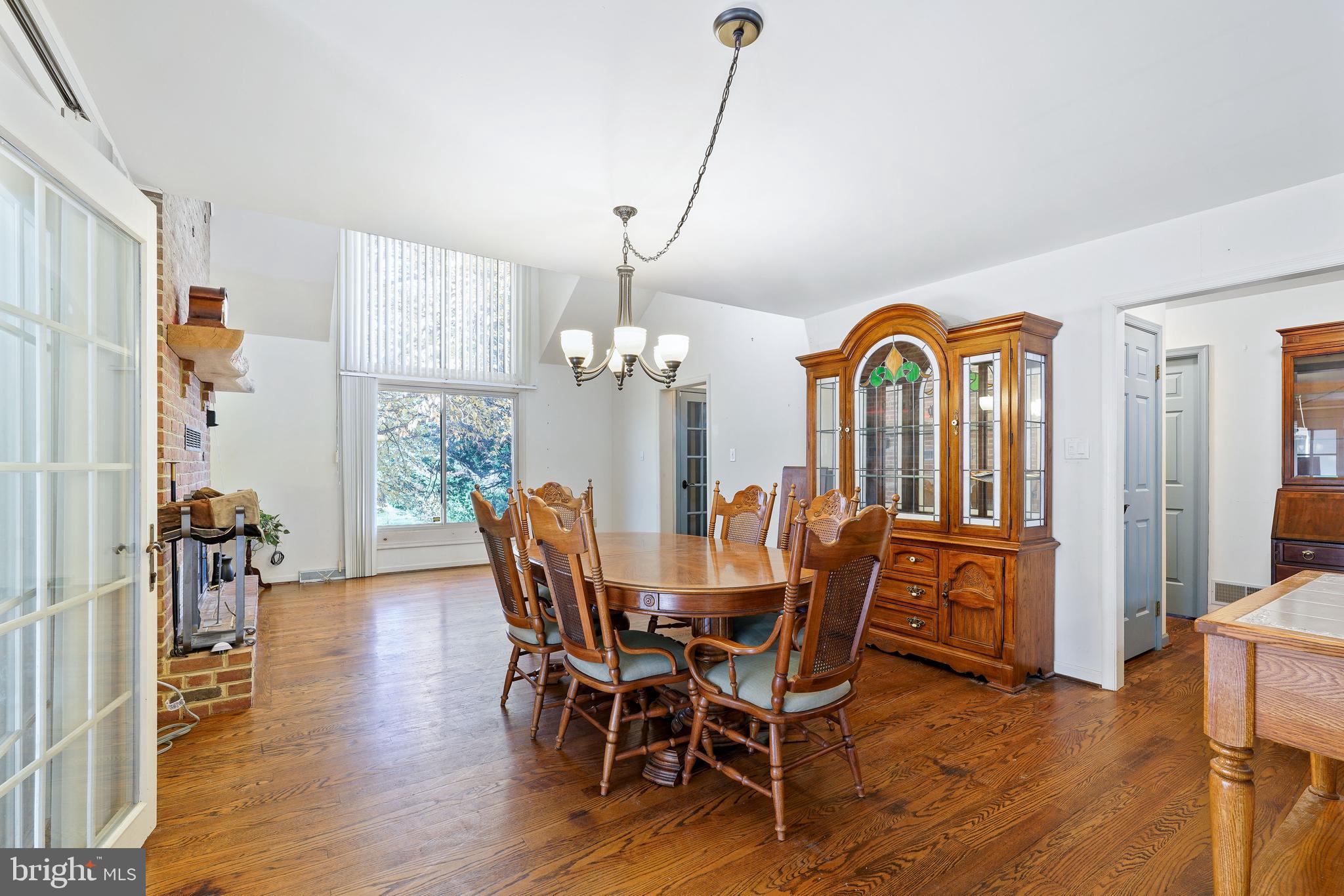 8 N Shah Dr