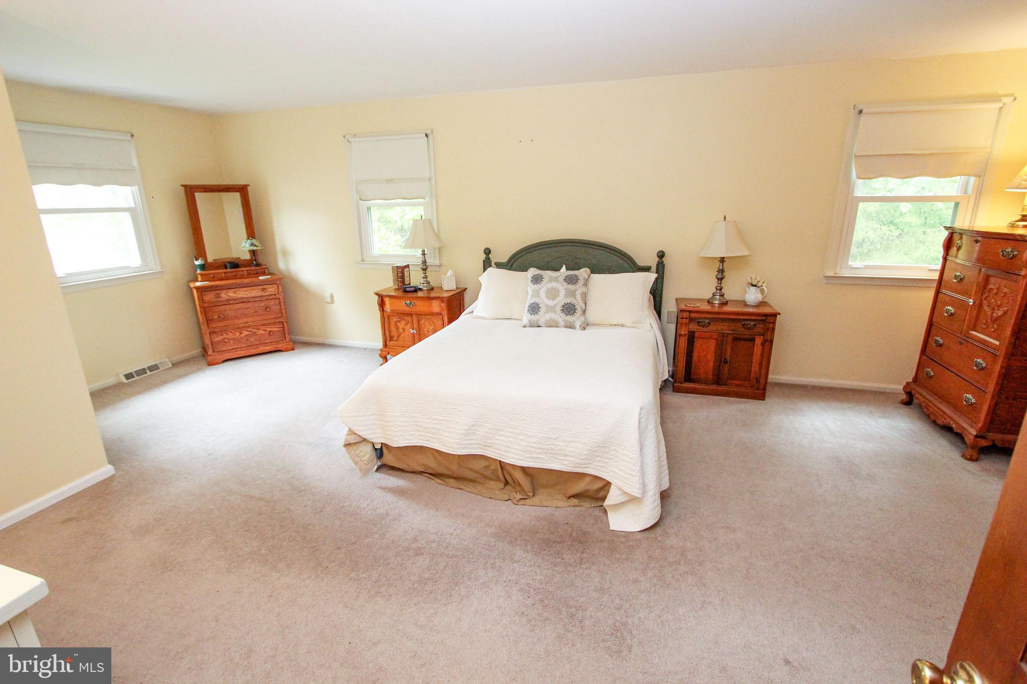 120 Black Oak Dr