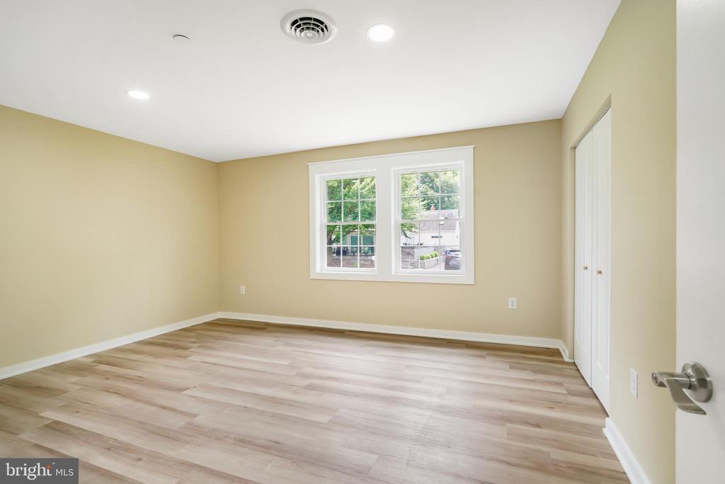 113 Midway Dr