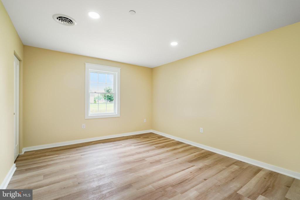 113 Midway Dr
