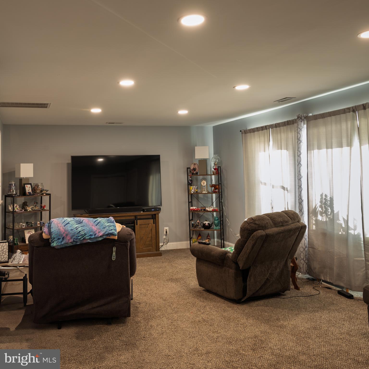 5649 Thompsontown Rd