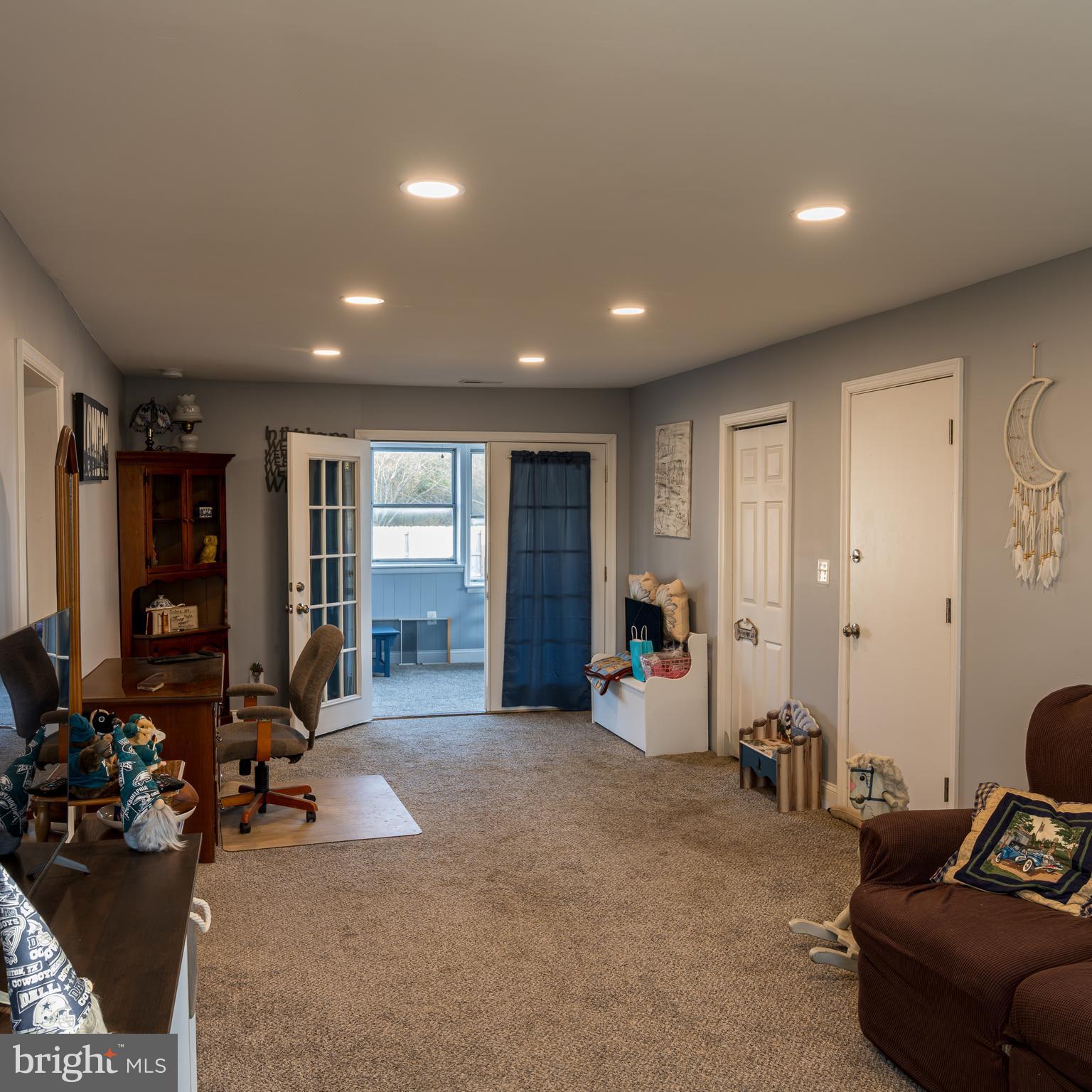 5649 Thompsontown Rd