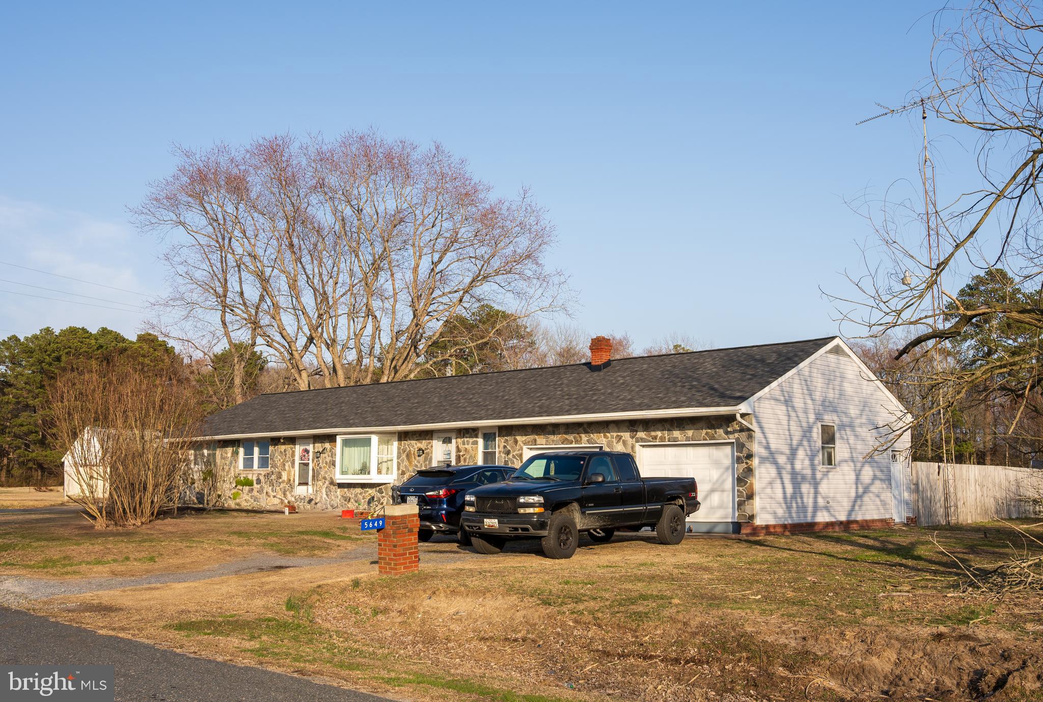 5649 Thompsontown Rd