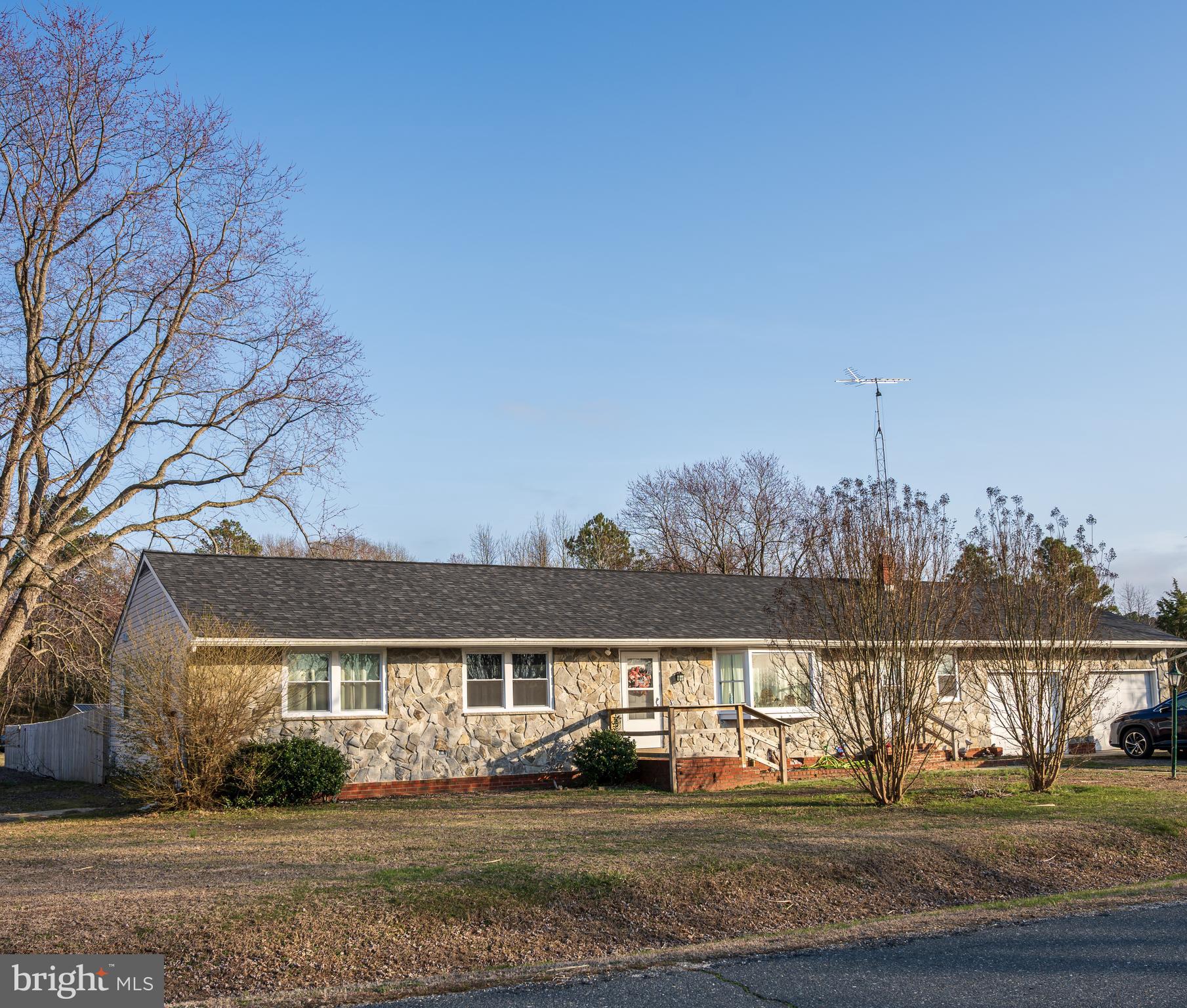 5649 Thompsontown Rd