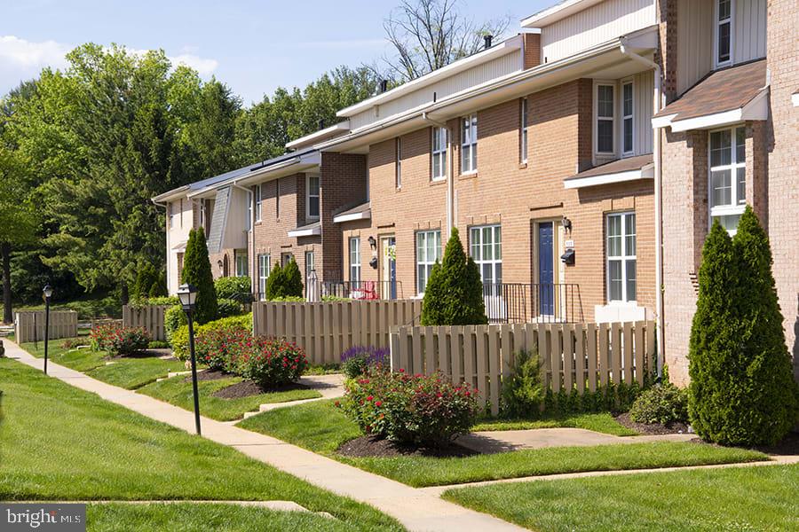 1699 YALE PLACE 3BR-552