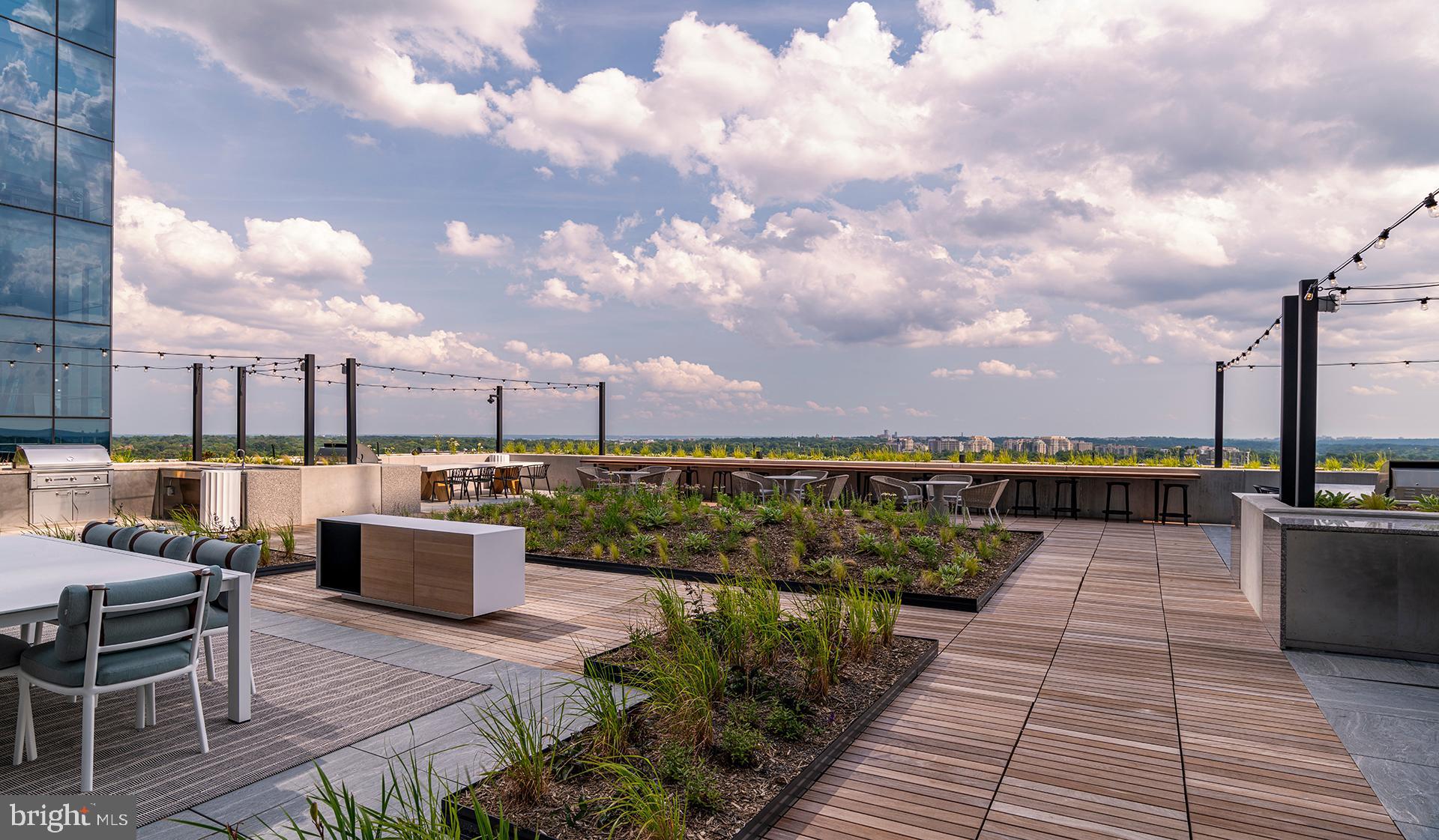 4710 ELM STREET 2B-W-0604