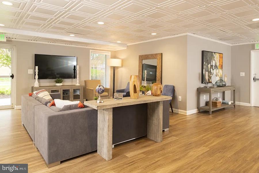 1699 YALE PLACE 3B-457