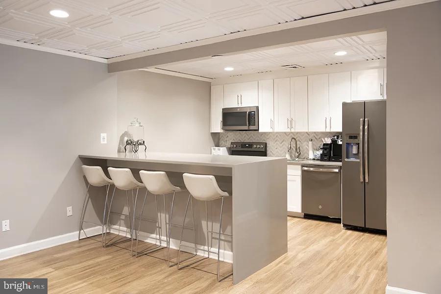 1699 YALE PLACE 3B-1727