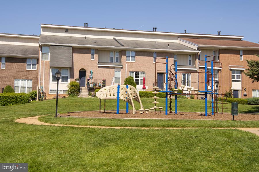 1699 YALE PLACE 3B-380