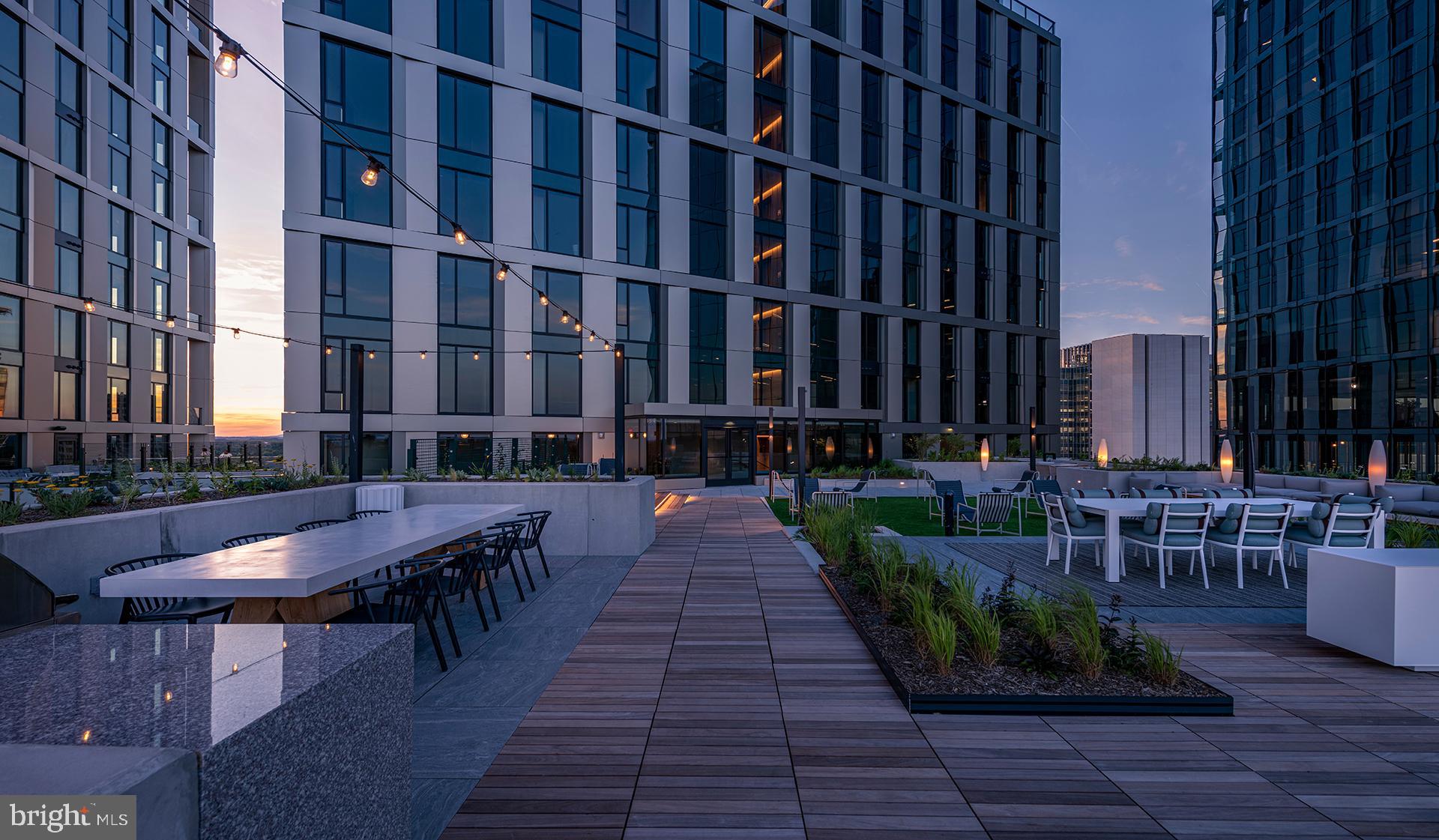 4710 ELM STREET 2B-W-0404