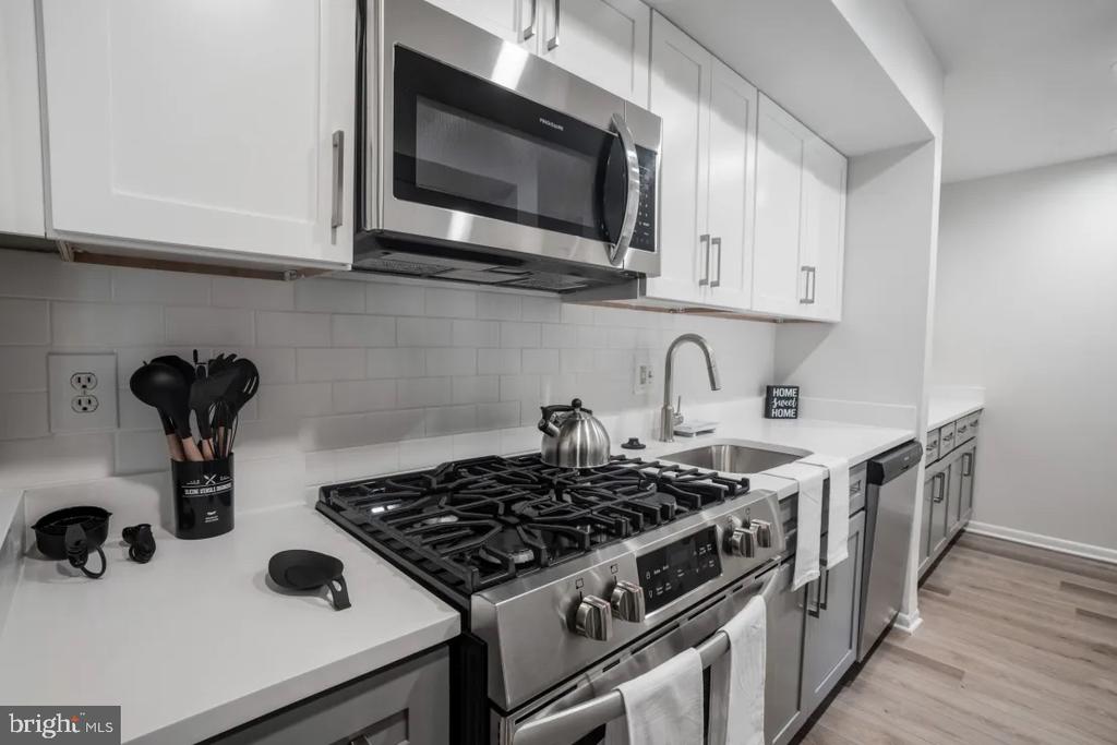 1699 YALE PLACE Unit: 350