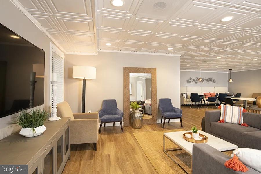 1699 YALE PLACE Unit: 350