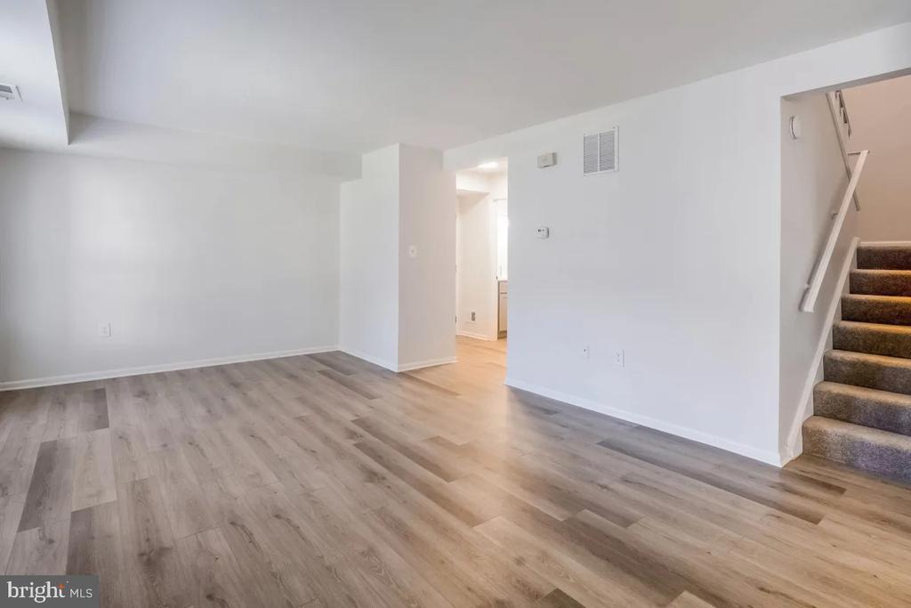 1699 YALE PLACE Unit: 350