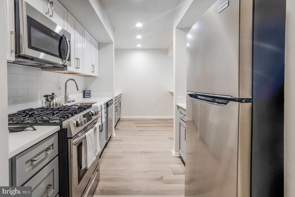 1699 YALE PLACE Unit: 350