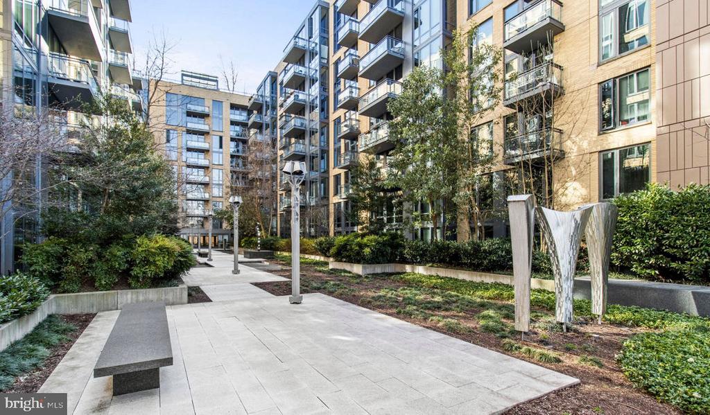 8300 WISCONSIN AVENUE Unit: 401