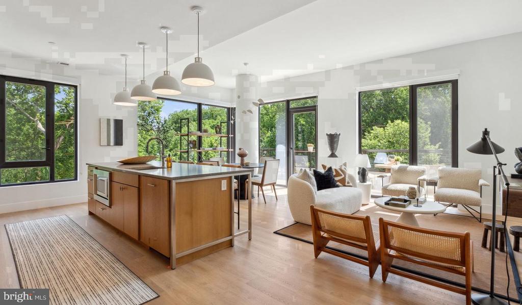 10511 STRATHMORE HALL STREET Unit: 913
