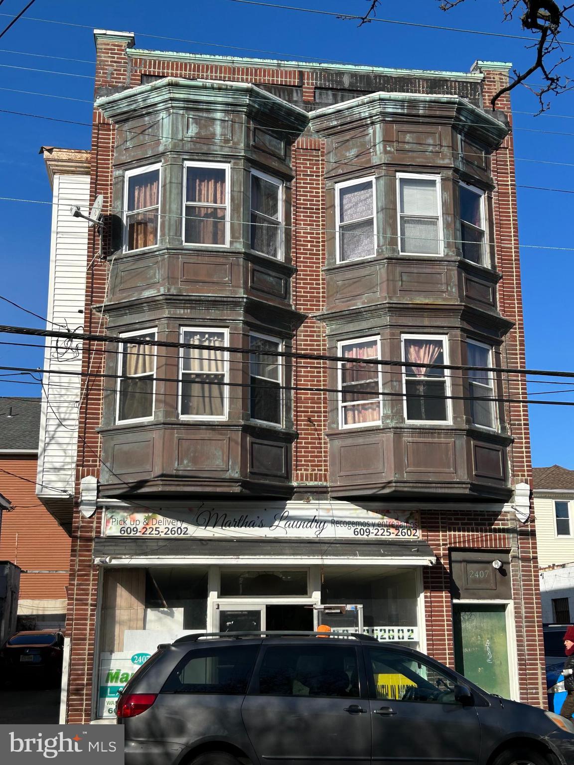 2407 Arctic Ave