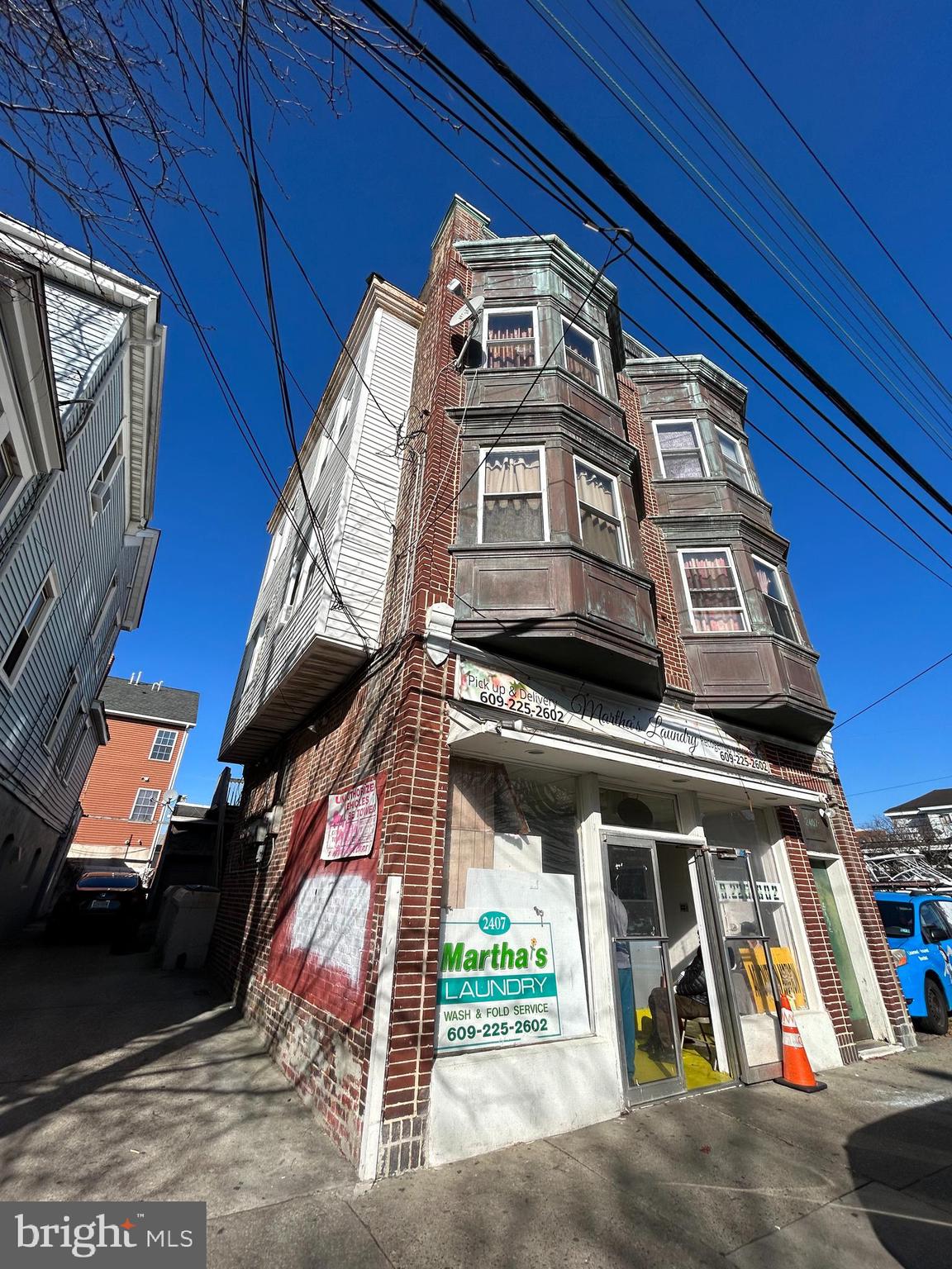 2407 Arctic Ave