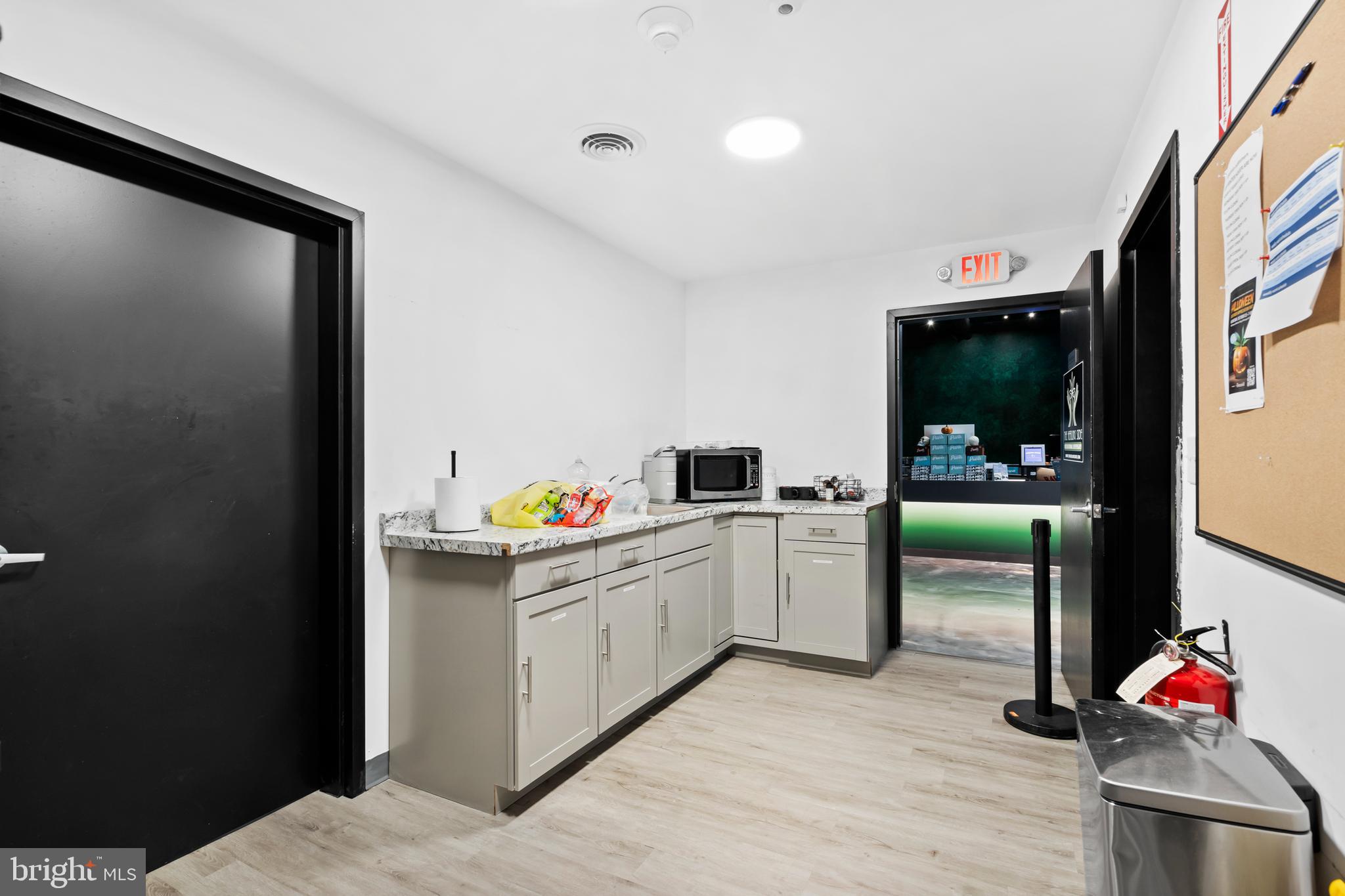 2409-2415 PACIFIC AVENUE