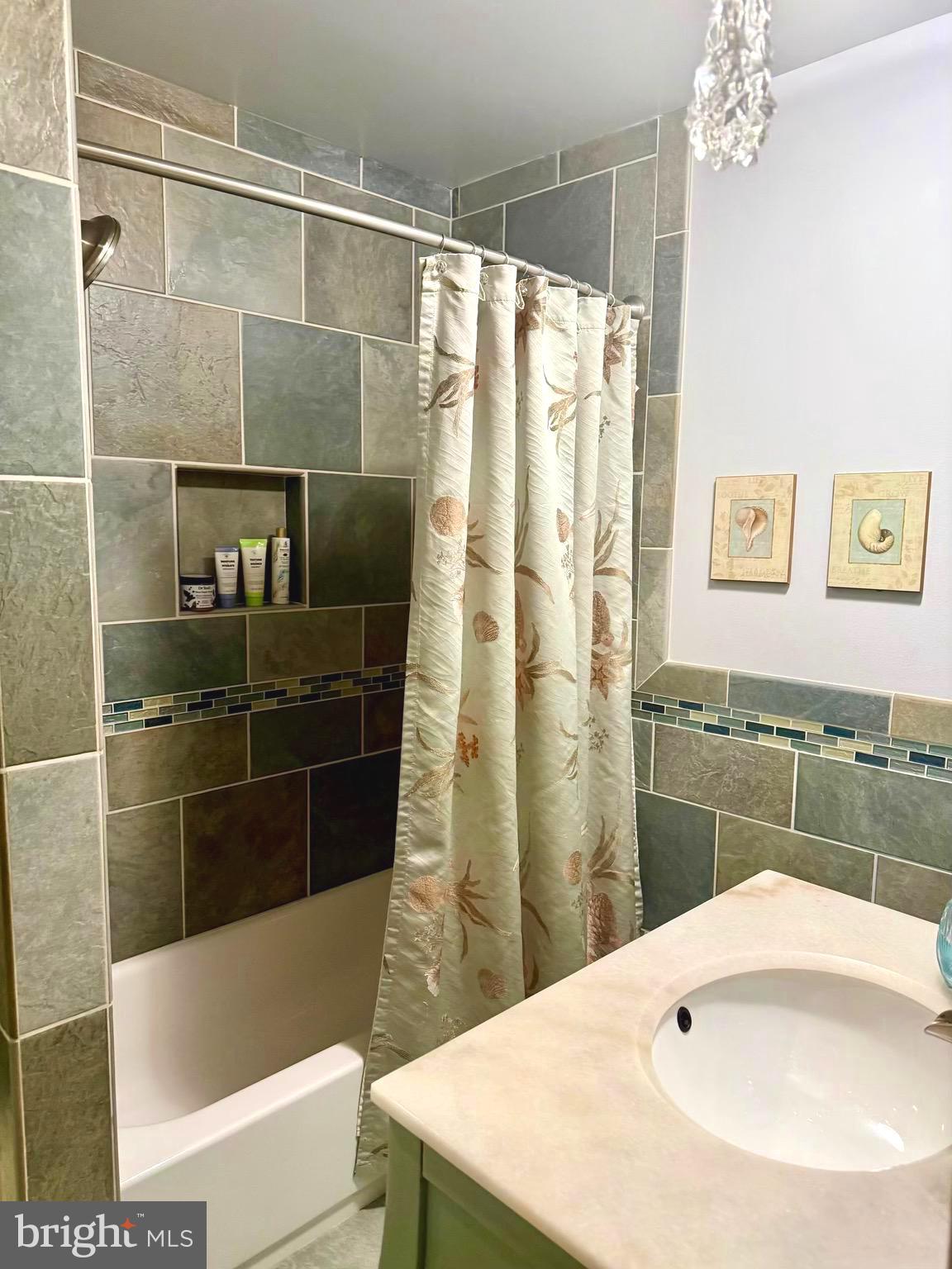 108 N SUFFOLK AVENUE