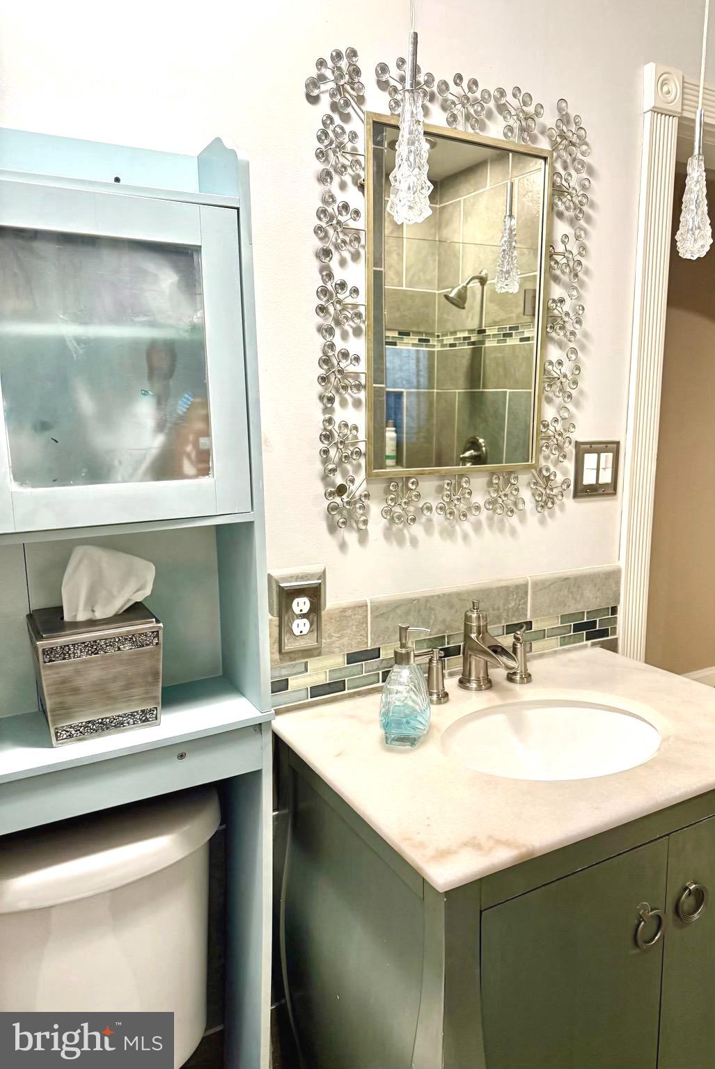 108 N SUFFOLK AVENUE