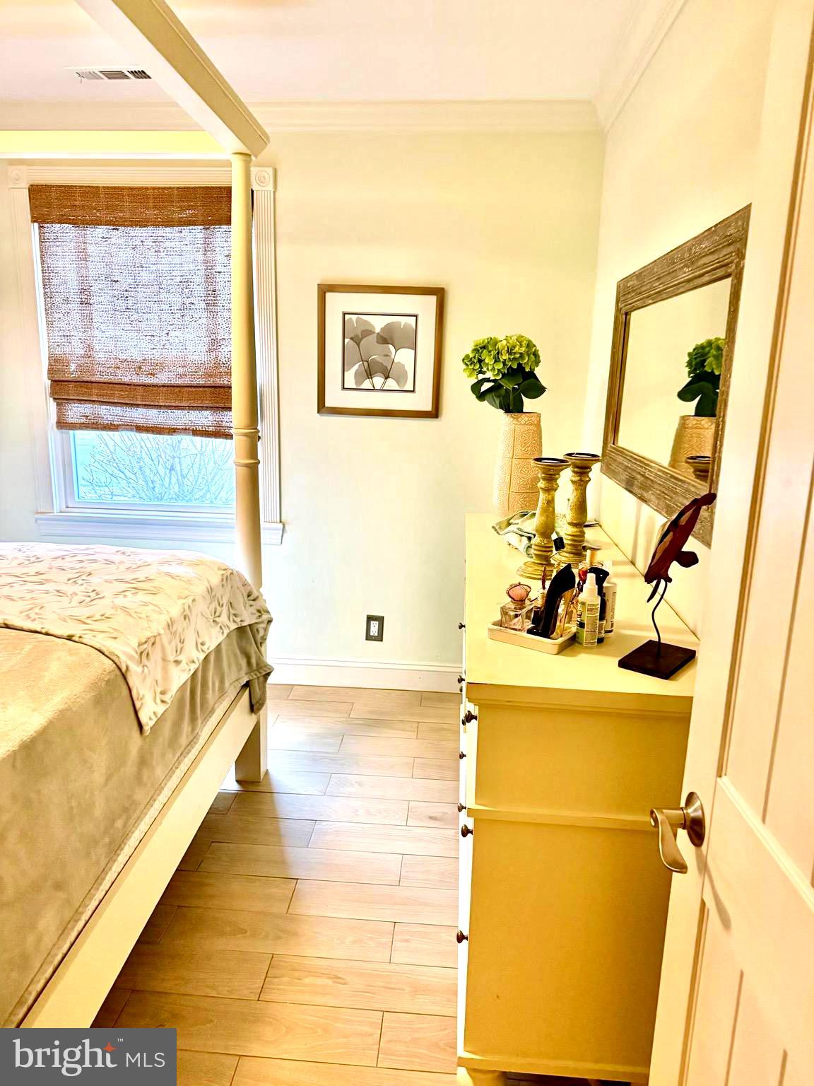 108 N SUFFOLK AVENUE